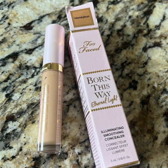 💕🌙Too Faced Honeybun Born This Way Ethereal Light Concealer - Picture 7 of 10